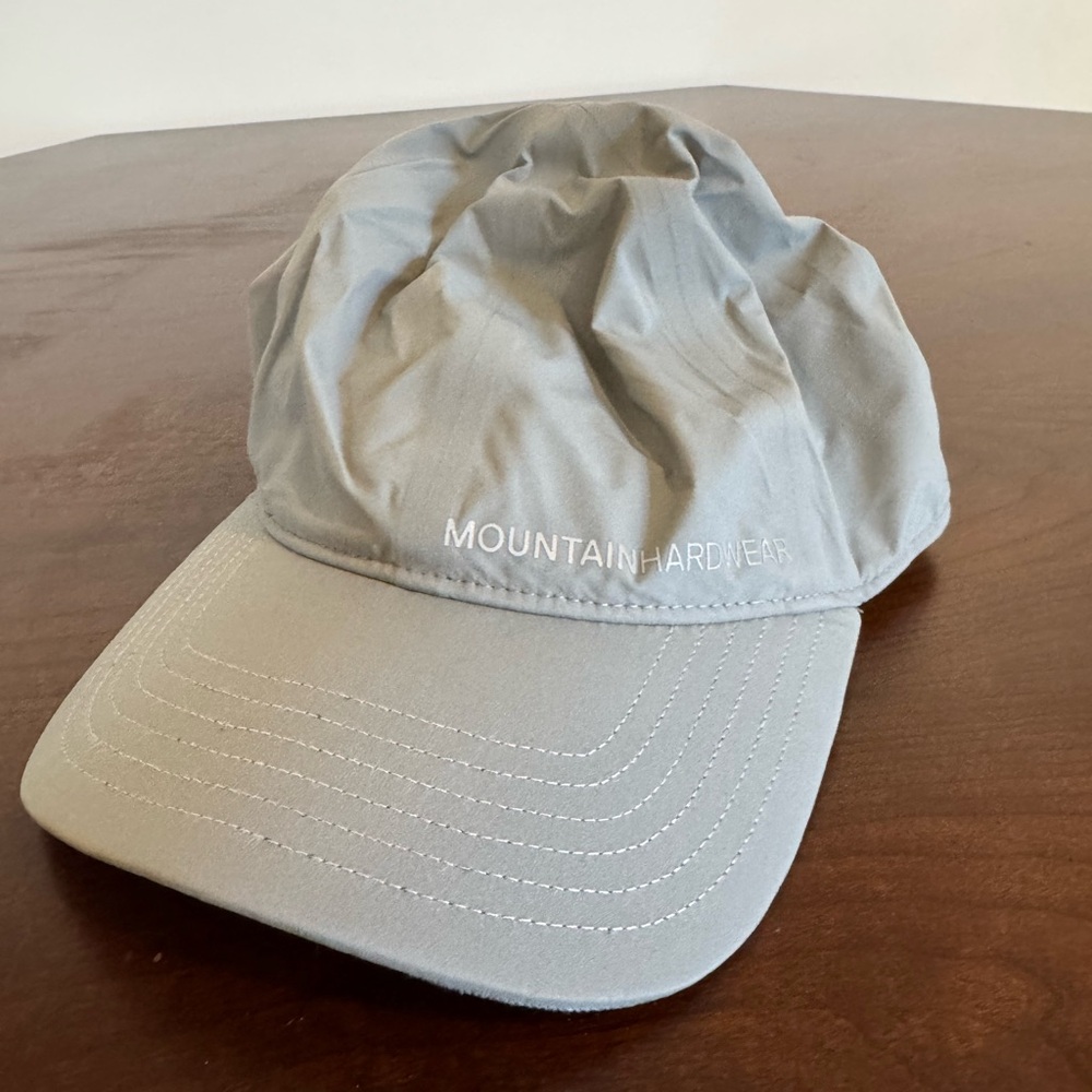 NEW Mountain Hardwear Light Gray Waterproof Hat